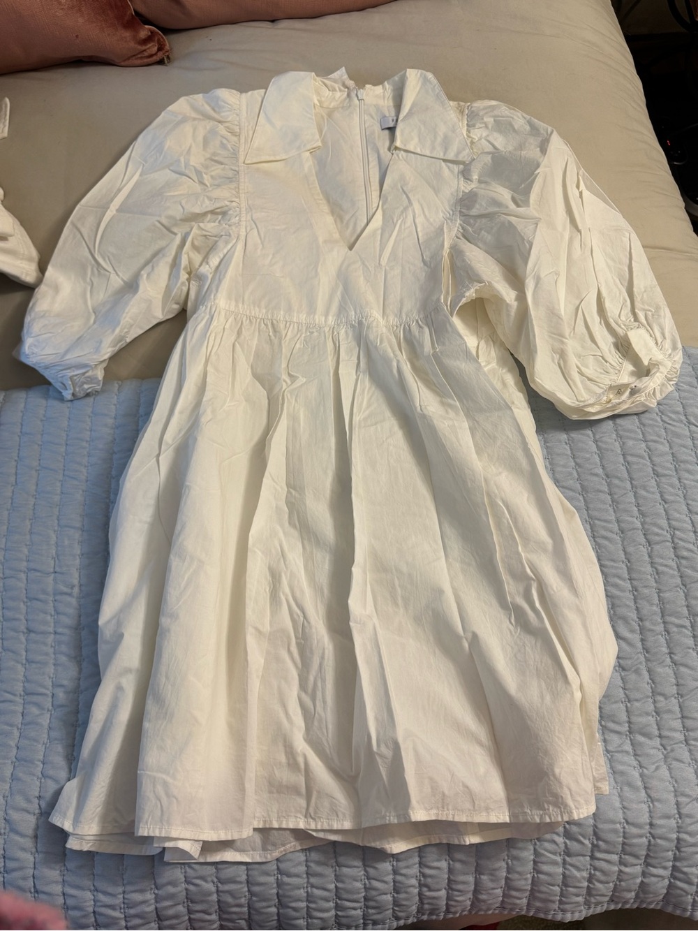 HUNTER BELL White Puff-Sleeve V-Neck Noah Mini Dress - Picture 4 of 8